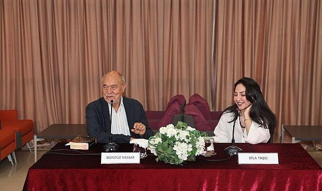 Usta yazar Gündüz Vassaf okurlarıyla buluştu Usta yazar Gündüz Vassaf okurlarıyla buluştu