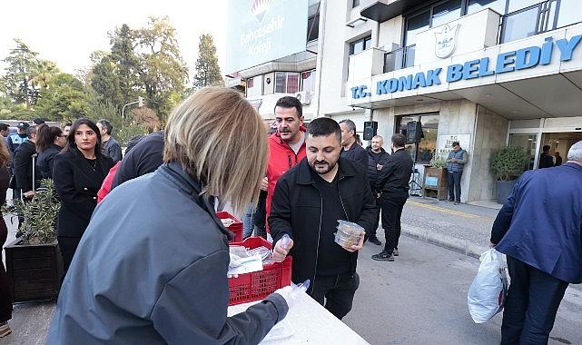 Konak'ta Atatürk sonsuz özlem ve saygıyla anıldı