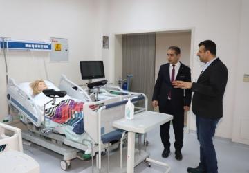 Prof. Dr. Mehmet Şirik, Yüksek Gerçeklikli Simülasyon Laboratuvarı'nı İnceledi