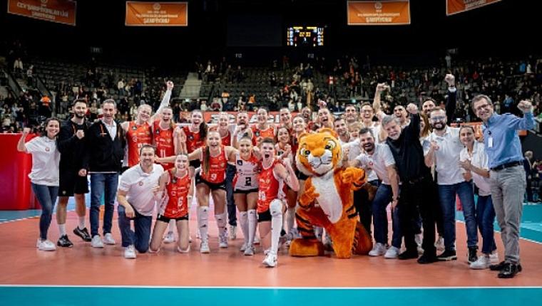 Eczacıbaşı Dynavit, Vero Volley Milano'ya geçit vermedi