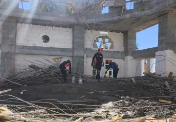 Adıyaman’da facianın eşiğinden dönüldü: cami kubbesi çöktü, 1’i ağır 6 yaralı - Videolu Haber