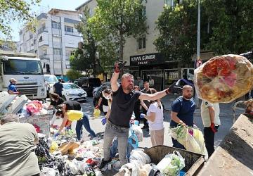 Başkan Görkem Duman vatandaşlarla çöp topladı