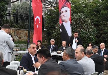 Başkan Erkan Aydın Yenibağlar Mahallesini ziyaret etti