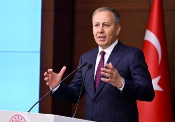 Bakan Yerlikaya: ‘25 ilde siber suç operasyonlarında 403 şüpheli yakalandı’
