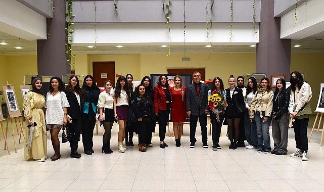 EÜ İletişim Fakültesinde Atatürk ve Cumhuriyet'in kazanımları sanatla anlatıldı EÜ İletişim Fakültesinde Atatürk ve Cumhuriyet'in kazanımları sanatla anlatıldı