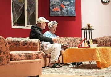 "Babam Geri Döndü" tiyatro oyunu Keçiören'de büyük ilgi gördü