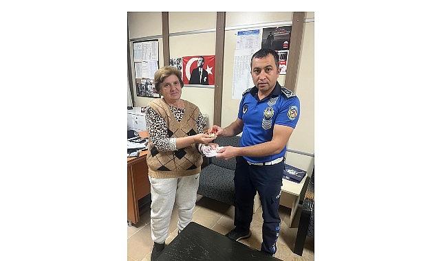 Zabıta Ekiplerimiz Kaybolan Para ve Ziynet Eşyasını Sahibine Teslim Etti