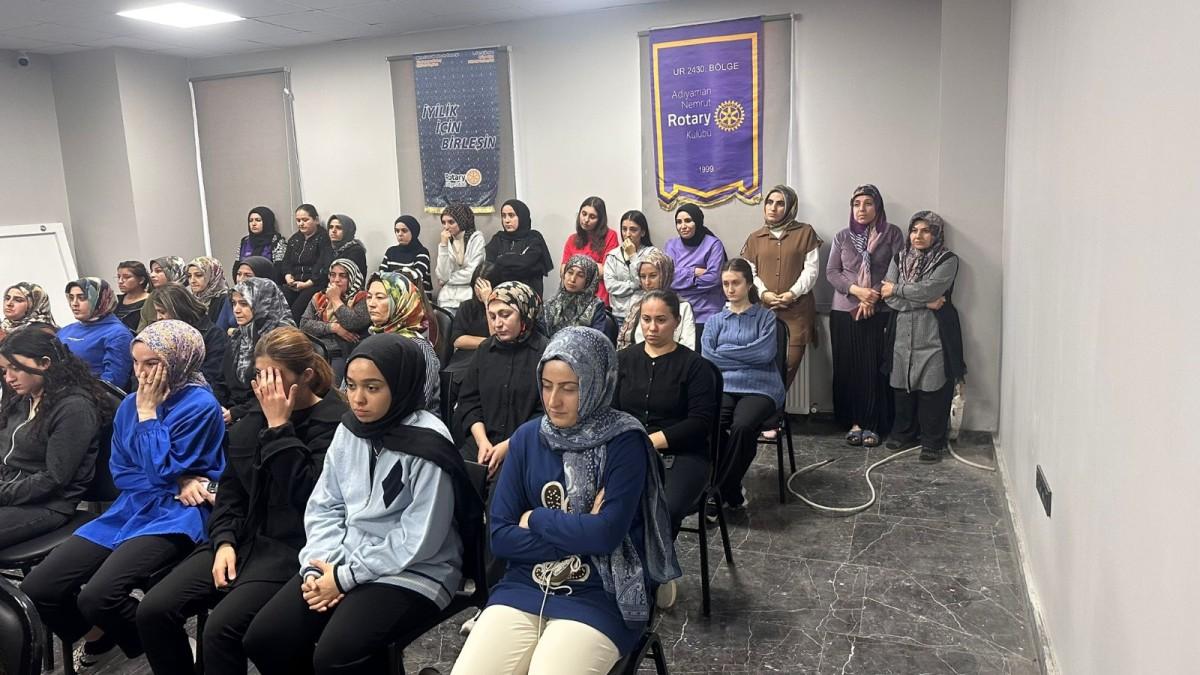 Adıyaman Nemrut Rotary Kulübü ve KETEM iş birliğiyle 113 kadına meme kanseri eğitimi Adıyaman Nemrut Rotary Kulübü ve KETEM iş birliğiyle 113 kadına meme kanseri eğitimi