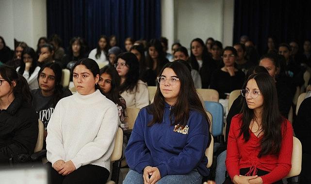 KARGEM'de kız öğrencilere kadın sağlığı eğitimi KARGEM'de kız öğrencilere kadın sağlığı eğitimi