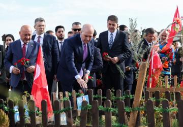 TBMM Başkanı Kurtulmuş, Adıyaman’da Deprem Şehitleri Mezarlığı’nı Ziyaret Etti