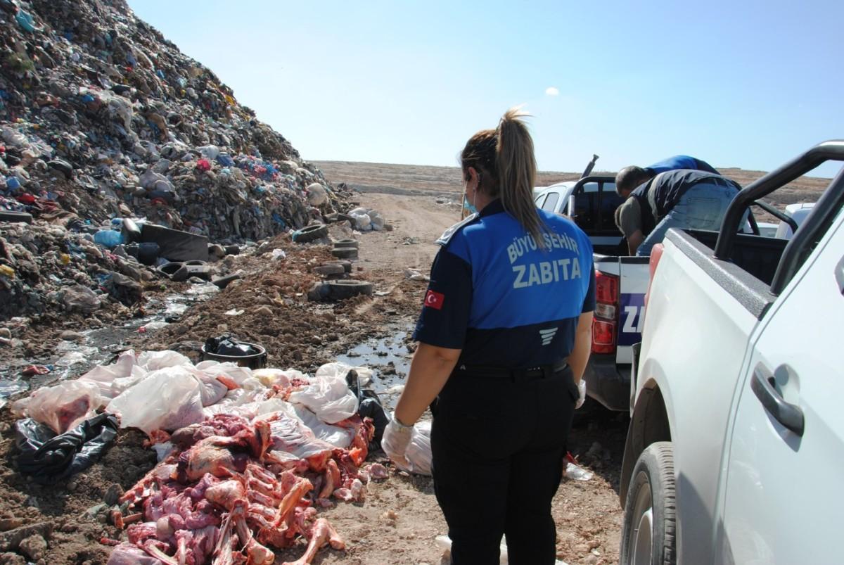 Büyükşehir Zabıta Ekipleri Tehlikeli Gıda Ürünlerinin Sofralara Ulaşmasını Önledi