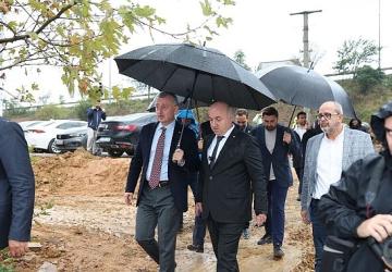 Başkan Büyükakın'dan sağanak yağış altında denetim