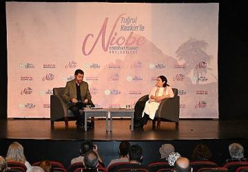 Latife Tekin Manisalı Sanatseverlerle Buluştu