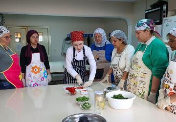 Bucalı Kadınlar Evka-1 Semt Evi'nde Dünya Mutfağıyla Buluşuyor