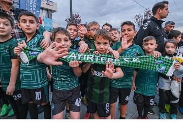 Başkan Büyükakın: "Gençler için ne gerekiyorsa yapmaya devam edeceğiz"