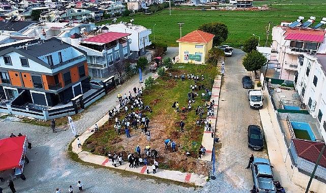 Didim Belediyesi Ağaç Dikme Etkinliği ile öğrencilere çevre bilinci kazandırıyor