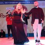 'İlle de Roman olsun' Kent Meydanı'nı salladı