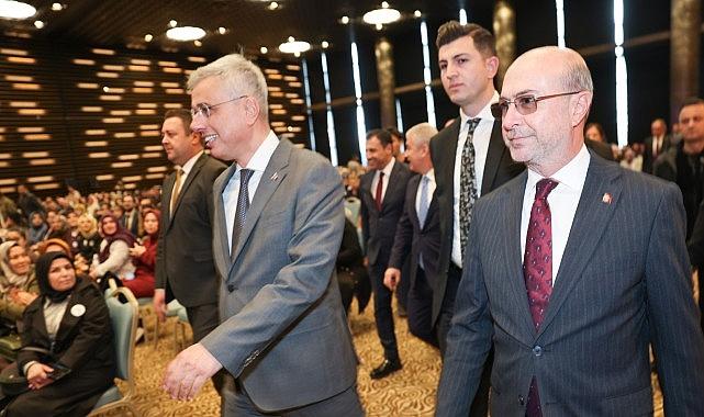 Sağlık Bakanı Memişoğlu Anne Baba Adayları ile “İlk Adım Ebe Gebe Okulu Aile Buluşması"nda Bir Araya Geldi