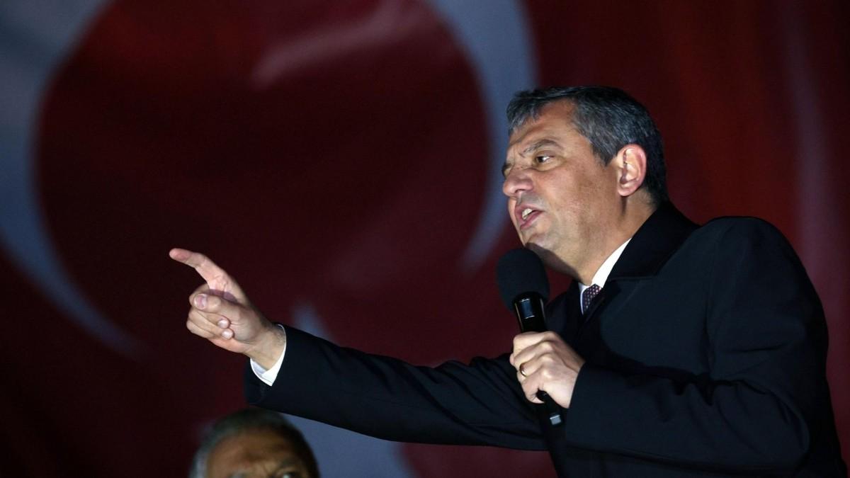 Özgür Özel: ‘Okullardaki şiddet meselesi büyüyen bir güvenlik zaafiyetine dönüşmüştür’