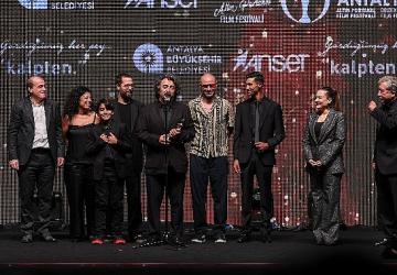 Altın Portakal'ın galibi 'Tavşan İmparatorluğu'