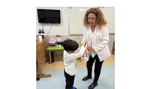 Bayraklı Belediyesinden anaokulu öğrencilerine ağız ve diş sağlığı eğitimi