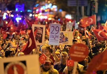 Bornova'da Cumhuriyet Bayramı'na coşkulu kutlama