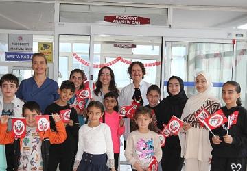 EÜ Diş Hekimliği Fakültesi, çocuklarla Cumhuriyet coşkusunu paylaştı