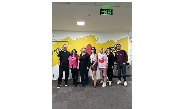 Horoz Lojistik'ten Pembe Ekim'e Destek: Meme Kanseri Farkındalık Semineri Düzenlendi