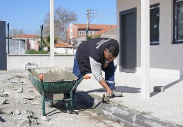 Burhaniye Belediyesi Fen İşleri Ekipleri Çalışmalarını Kesintisiz Sürdürüyor