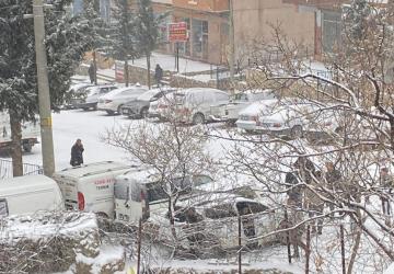 Besni’de kar yağışı etkisini artırdı
