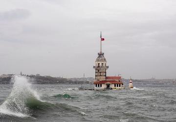 AKOM'dan Pazartesi Uyarısı: Fırtına ve Kuvvetli Sağanak Yağış Bekleniyor