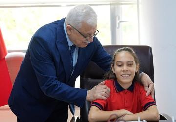 23 Nisan'da Koltuk Çocuklara Emanet