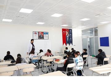 Başkan Çerçioğlu'nun Destekleriyle Her Yaştan Vatandaş İngilizce Öğreniyor