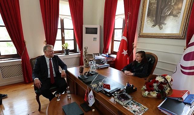 Urla Belediye Başkanlığı Koltuğuna Türkiye'nin Seçilmiş İlk Çocuk Meclisi Başkanı Oturdu