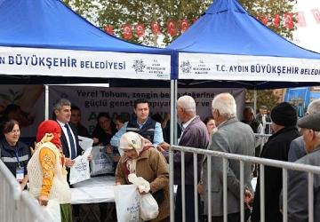 Başkan Çerçioğlu, Ata Tohumlarından Üretilen Fideleri Karacasu'da Vatandaşlarla Buluşturdu