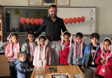 Besni’de “Artık Okuyorum” etkinliği: Okuma yazmayı öğrenen öğrencilere sürpriz