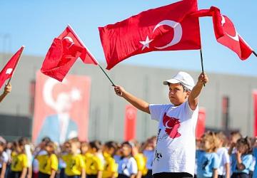 Aliağalılar Cumhuriyetin 102. Yılını Hep Birlikte Coşkuyla Kutlayacak