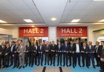 Başkan Seçer, Akdeniz Uluslararası Tekstil Fuarı’nın Açılışını Yaptı