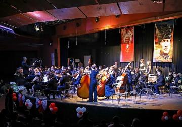 Çocuk Senfoni'den Cumhuriyet Konseri