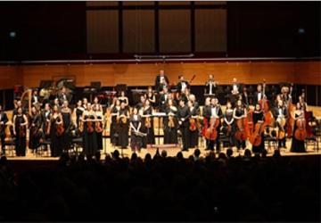 İzmir Oda Orkestrası dünyaca ünlü sanatçılarla sahne aldı