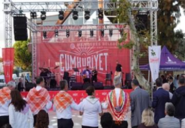 Menderes'te Cumhuriyet coşkusu