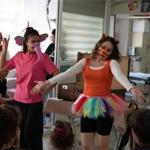 İzmir Şehir Tiyatroları'nın “Sanat İyileştirir" projesi sürüyor