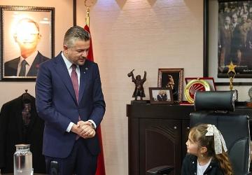 Buca'da başkanlık koltuğu Adasu'ya emanet edildi