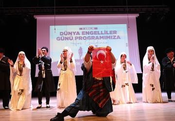 Bayrampaşalı engelliler doyasıya eğlendiler