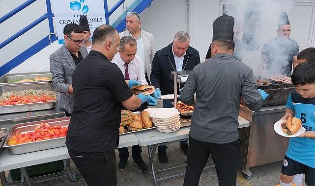 Başkan Topaloğlu'ndan sporculara mangal partisi