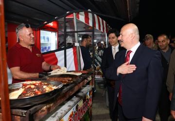 Vali Küçük, MotoFest alanındaki esnafı ziyaret etti