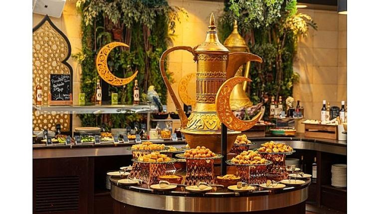 Ramazan'da Suudi Arabistan: Geceleri Canlanan Şehirler, Paylaşılan Sofralar