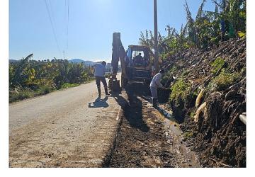 Büyükşehir Alanya'nın kırsal yollarında çalışıyor