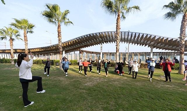 Konak'ta açık havada spor keyfi devam ediyor