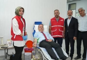 İl Milli Eğitim Müdürü Ali Tosun’dan kan bağışına destek